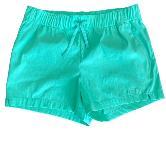 North-face Women’s Lime Green  Short Shorts  Tie Zipper Pockets Size Medium - Picture 2 of 6
